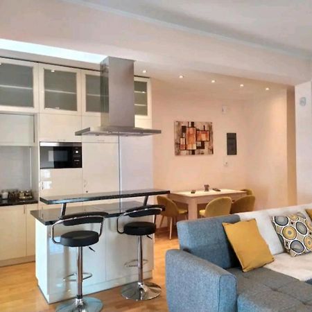Stylish -Modern Apartment Heart Of Marousi Atenas Exterior foto
